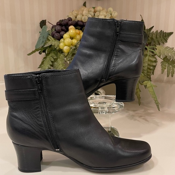 Clarks Black Leather Side Zip Ankle Boots With Buckle Detail - Picture 8 of 16
